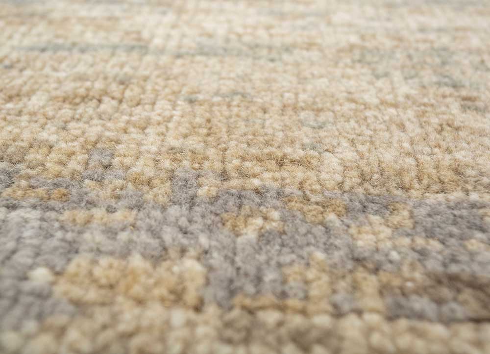 uvenuti beige and brown wool hand knotted Rug - CloseUp